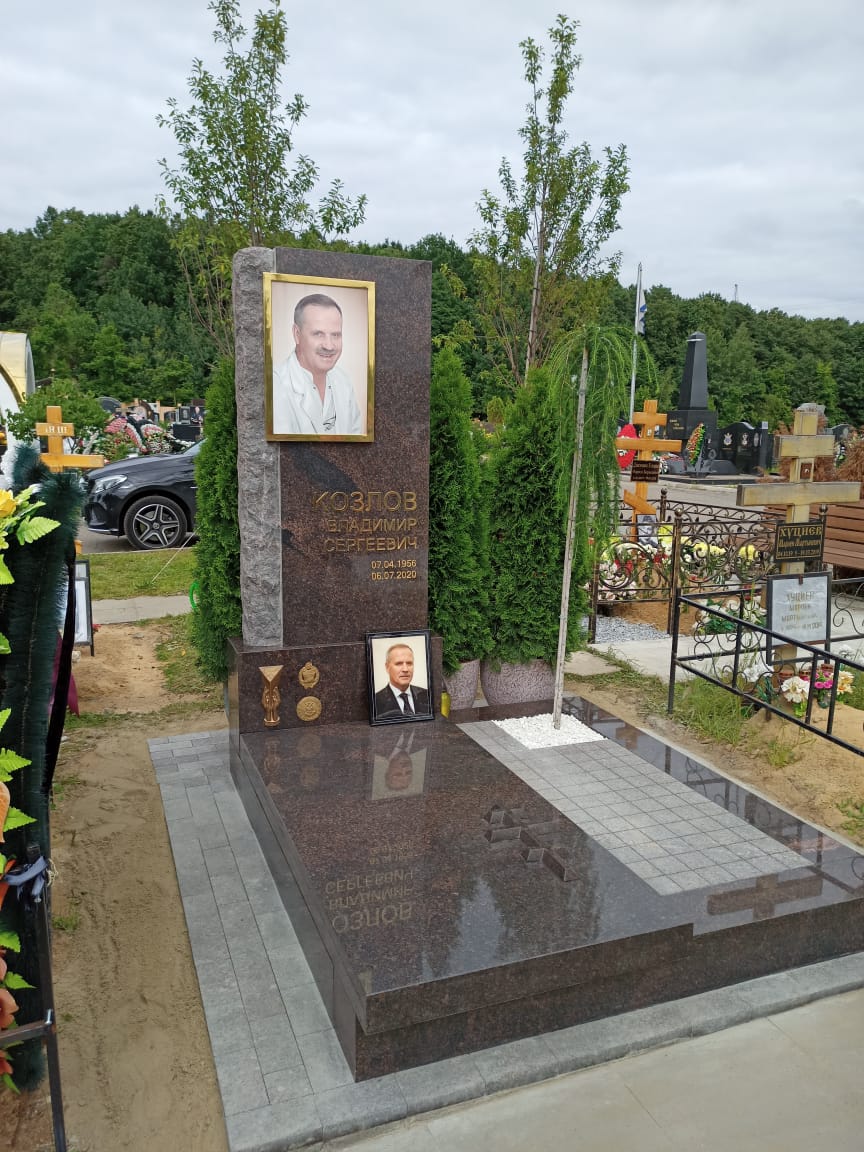 Цоколь на могилу недорогой 22103