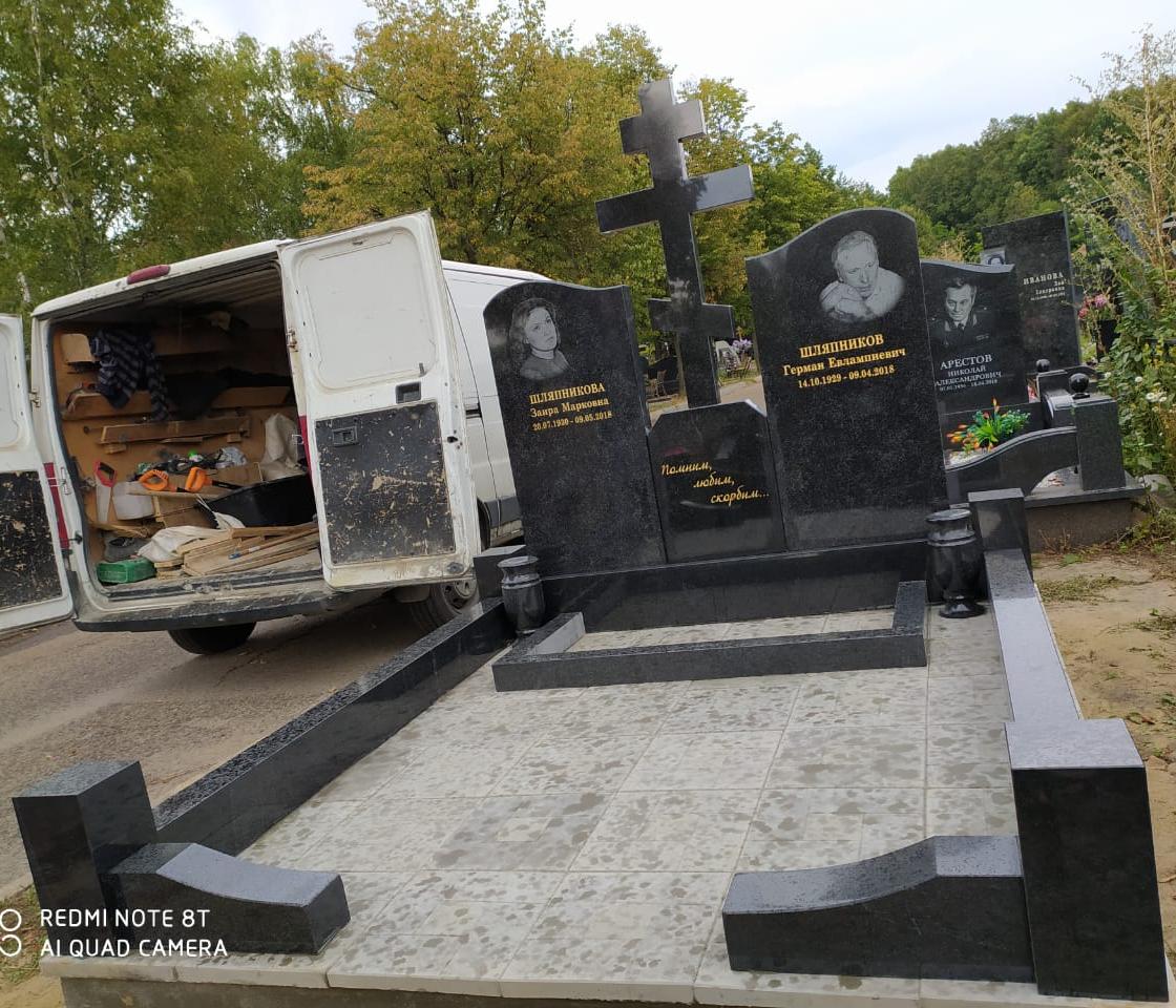 Мемориальный комплекс в восьмиконечным крестом 18804