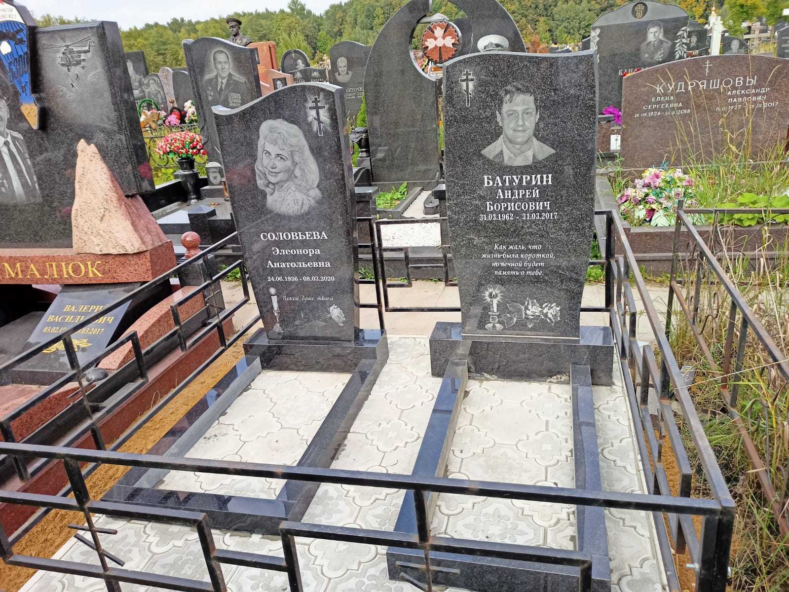 крест с ореолом на памятник 93042