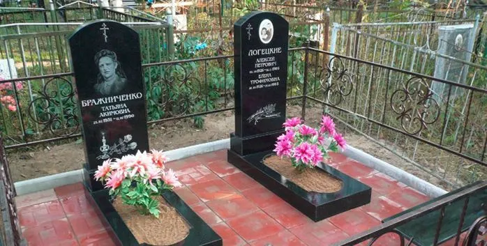 Памятник из полимергранита на могилу