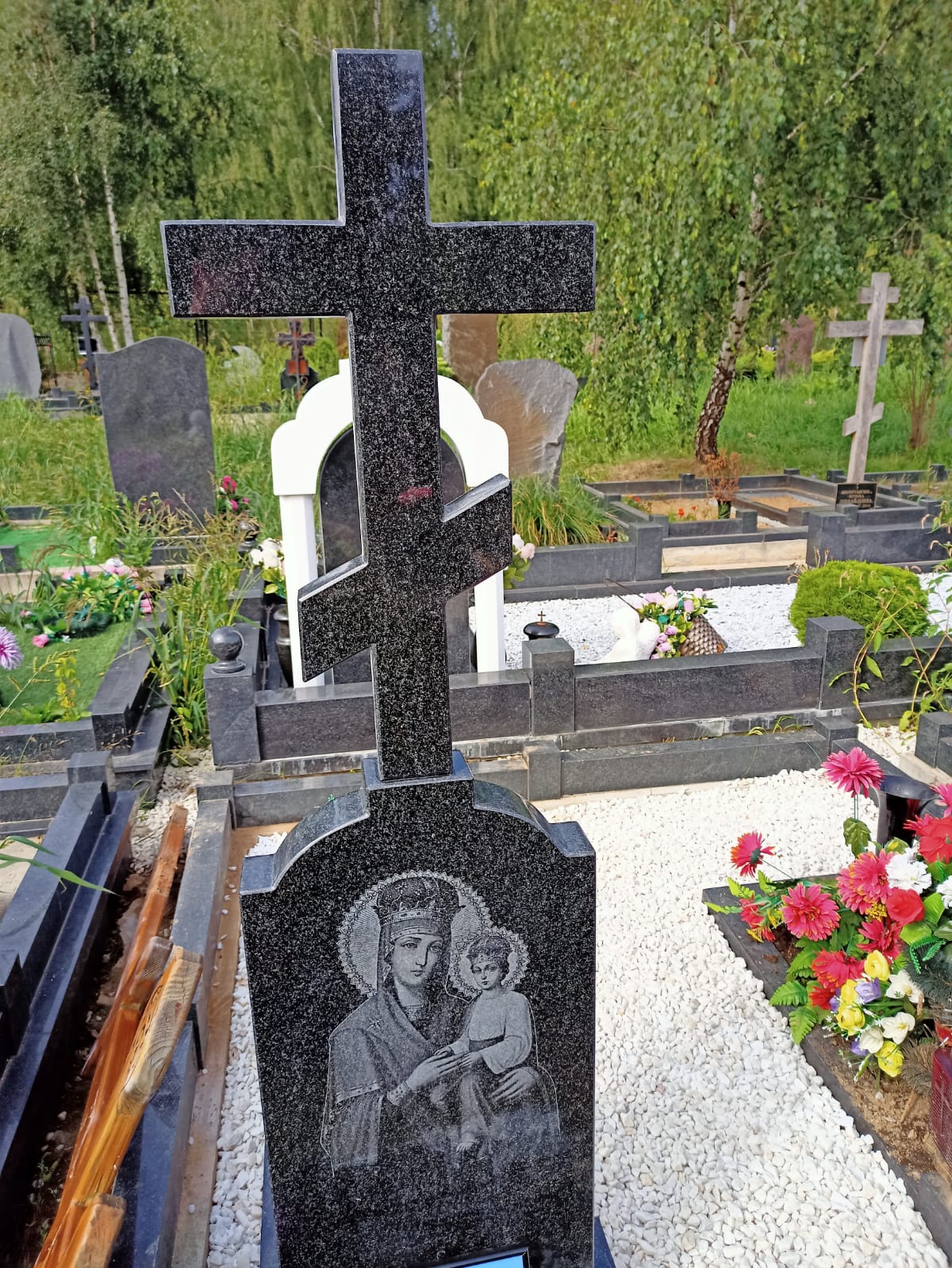 Все Благая Богоматерь на памятник 98059