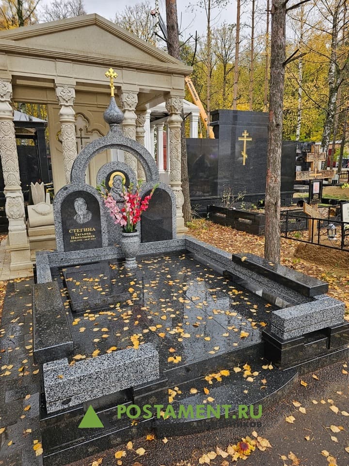 Часовня с цоколем гранитная православная Часовня с цоколем гранитная православная
