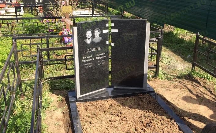 Памятник с воздушным крестом