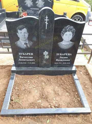 Лилия 91036 на гранитном памятнике