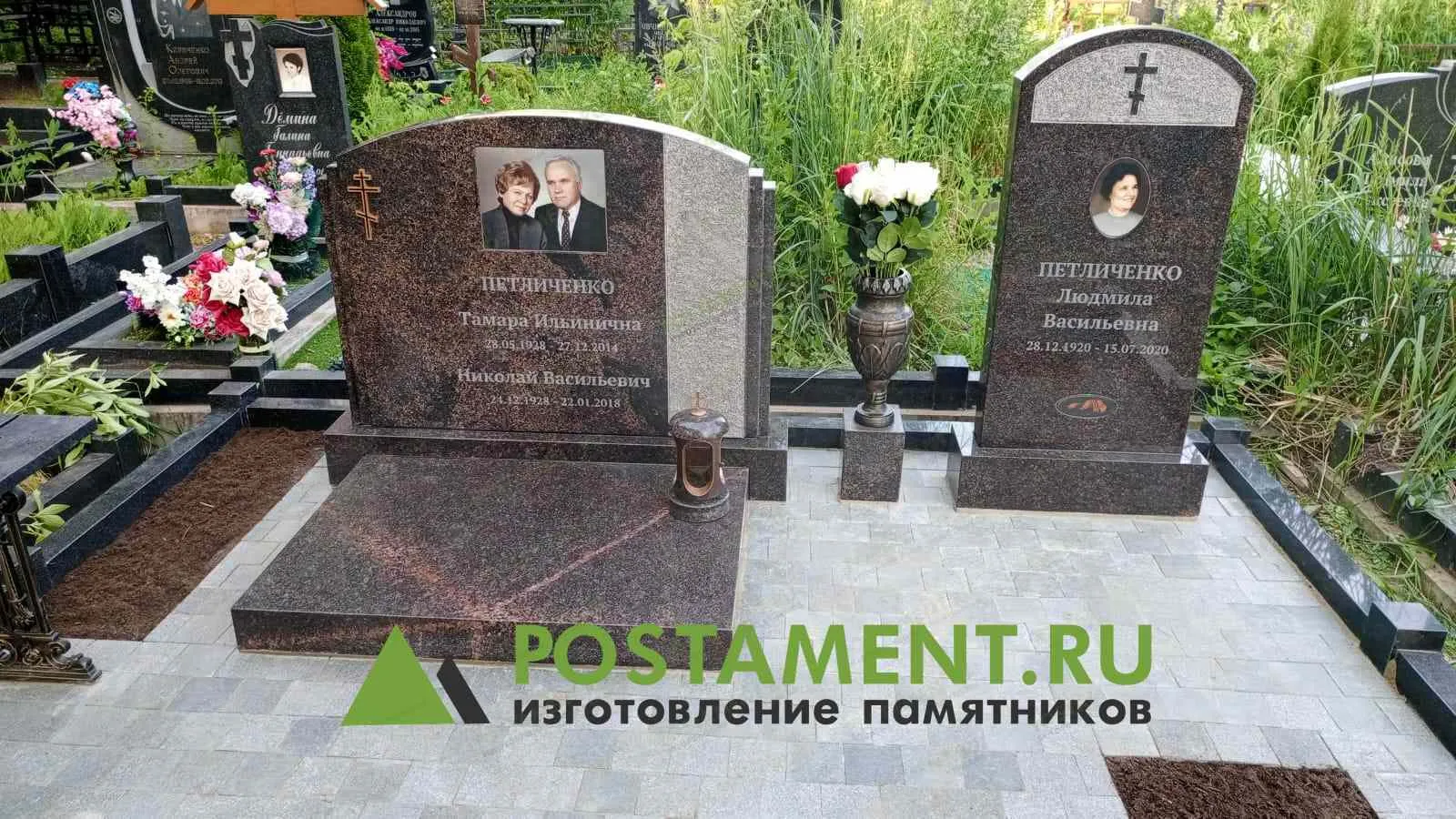 Семейный портрет на горизонтальном памятнике