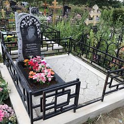памятник с березкой на могилу