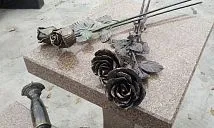 Кованые розы на могилу