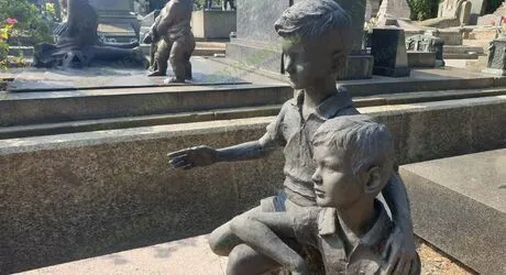 Надпись на памятник брату
