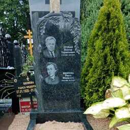 памятник в виде дуба на могилу