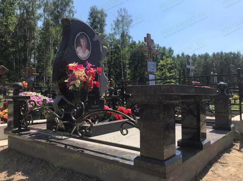 Цоколь с оградой на могилу 22153