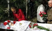 Как не стоит вести себя на похоронах, даже если вы неверующий