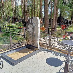 Памятник ангел с крыльями