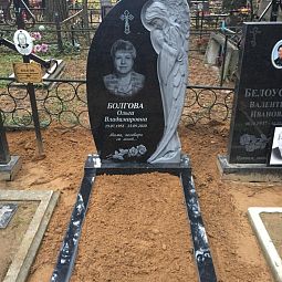 Памятник ангел с крыльями