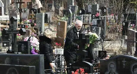 В какие дни можно и нужно посещать кладбища и когда этого нельзя делать