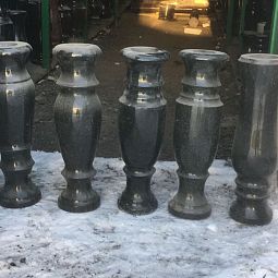 Ваза из гранита 41032
